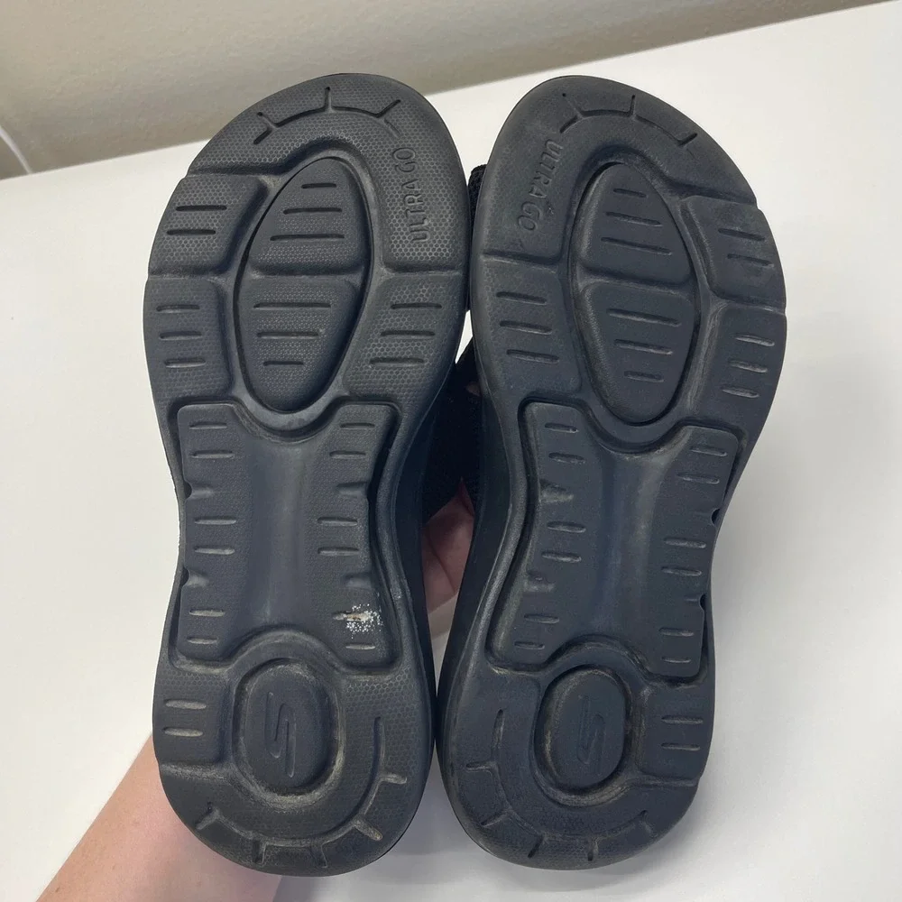 Skechers go walk